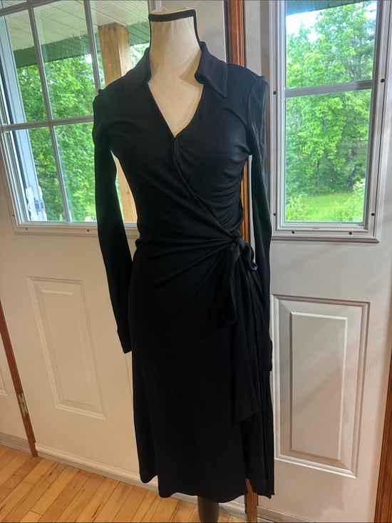 Diane Von Furstenberg Dresses & Skirts - Diane Von Furstenberg Black Long-Sleeve Wrap Midi Dress